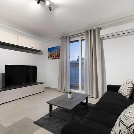 Luxurious & Spacious 2bd At The Podium - Yacht Marina Area, Close To Valletta Appartamento